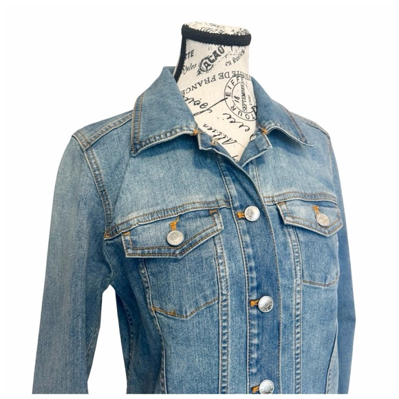 Chico's Women’s Classic Jean Jacket. Blue. Size 4-6 - Picture 11 of 13